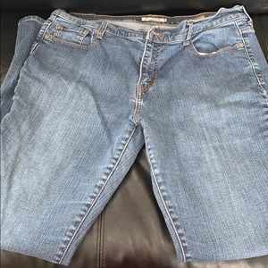 Great condition Levi’s Women jeans 515 Sz: 14 long
